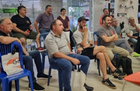 Charla de vendedores